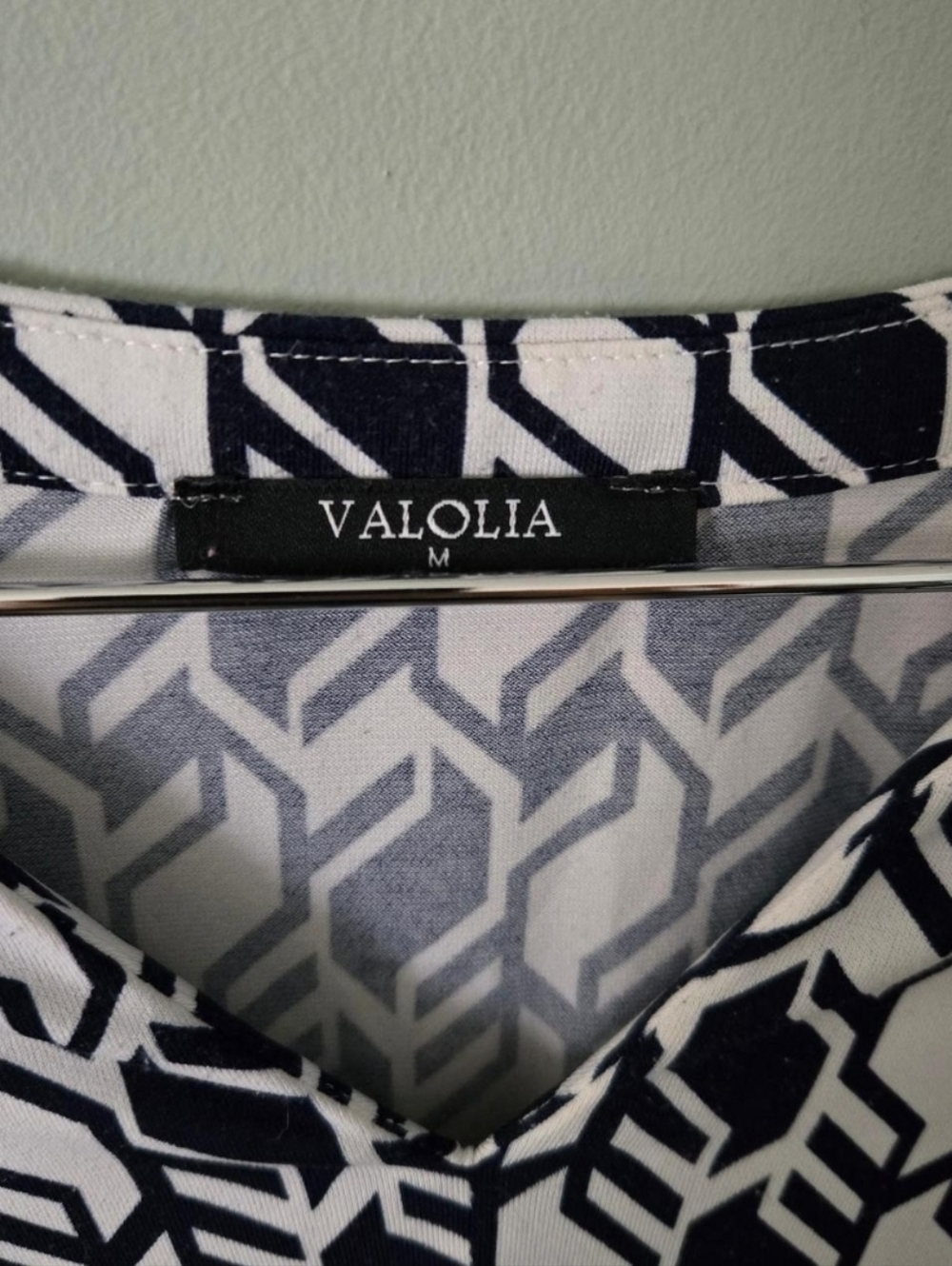 Valolia Geometric 3/4 Sleeve Abstract Print Black & White Blouse Tunic Top, sz M - Picture 4 of 5